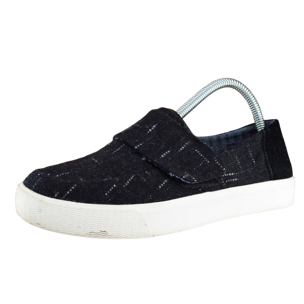 Toms Size 7 M Black Round Toe‎ Flat Fabric Women